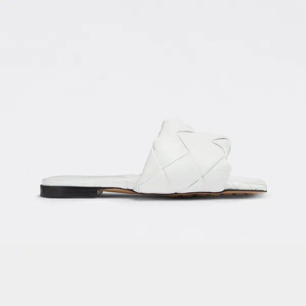Bottega Veneta Lido Flat Sandal In White Intrecciato Leather Flat Sandal