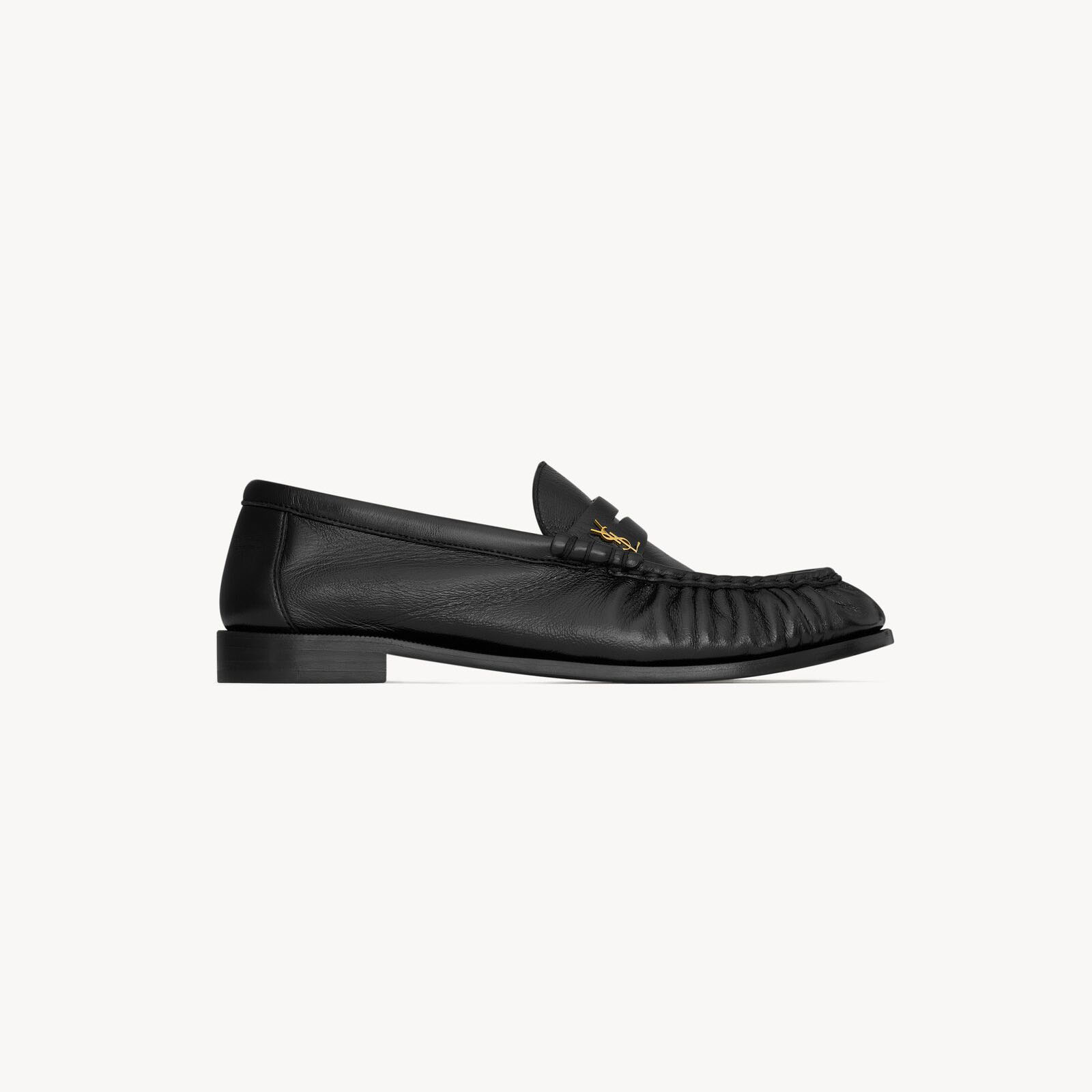 Yves Saint Laurent Loafers de couro plissado