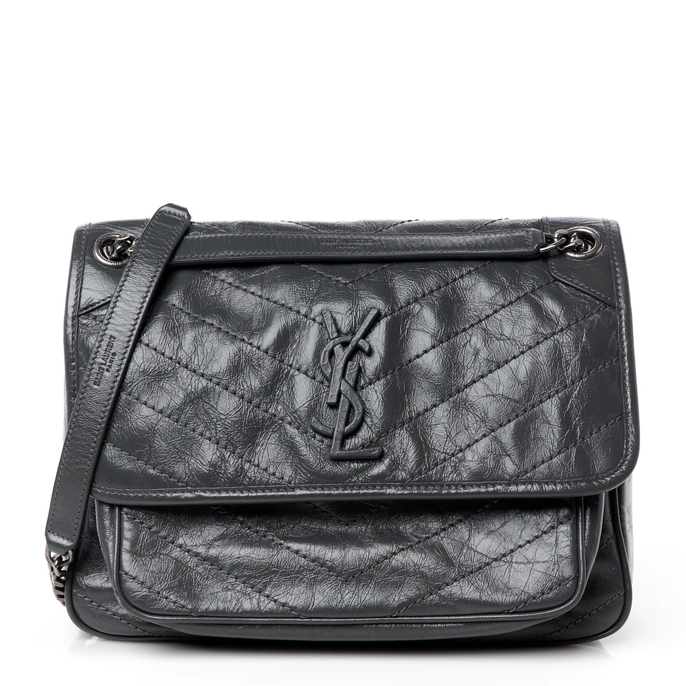 Saint Laurent Bolsa Niki Chain Satchel Média em Couro Calfskin Matelassê Monograma Enrugado Storm