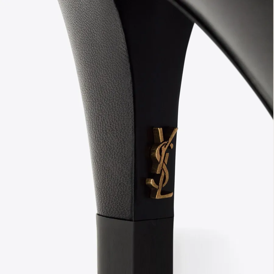 Yves Saint Laurent Sleek leather ankle boots