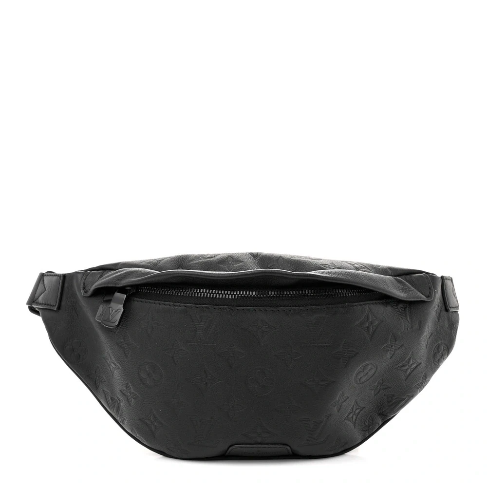 Louis Vuitton Shadow Discovery Bumbag MM em Couro Bezerro Monograma Preto com Acabamento em Preto