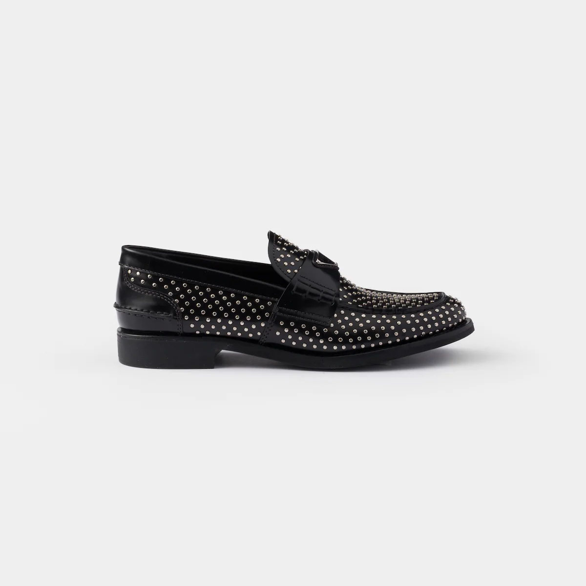 PRADA Loafer de couro brilhante com tachas