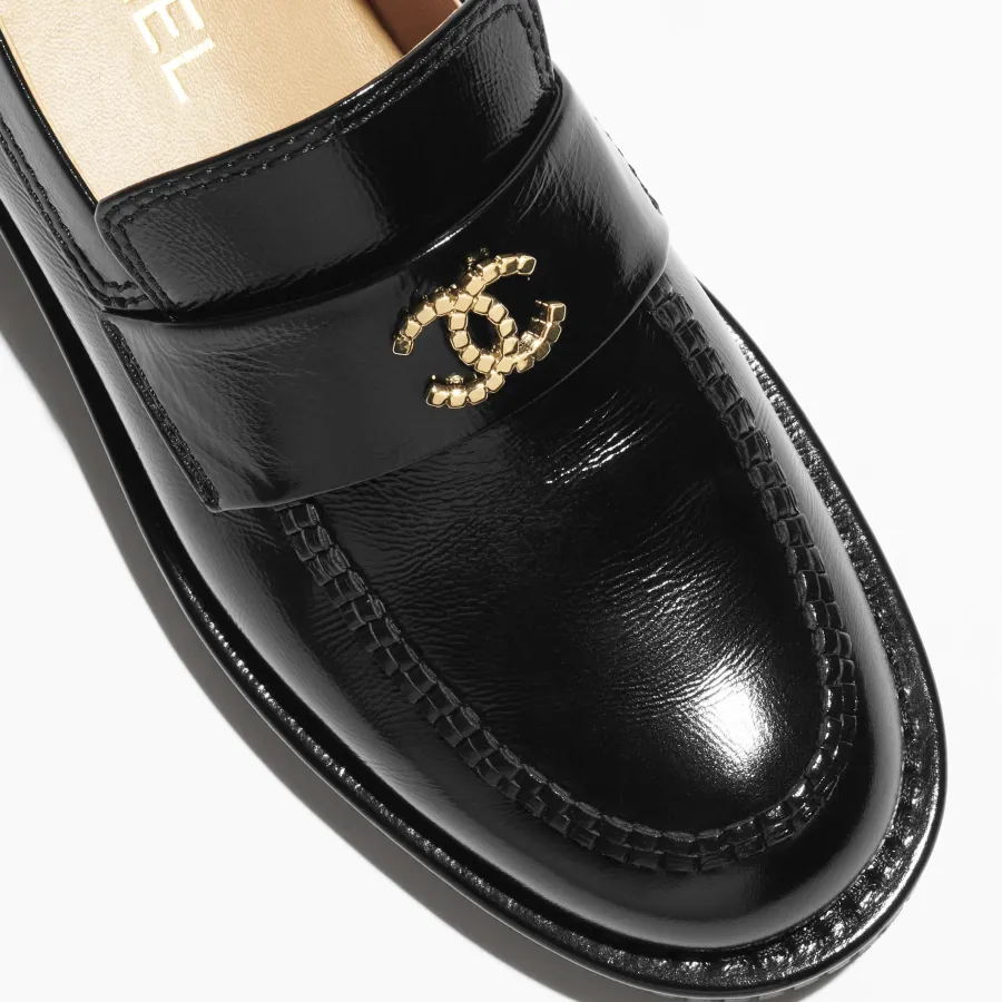Chanel Black glossy wrinkled calf skin Loafers