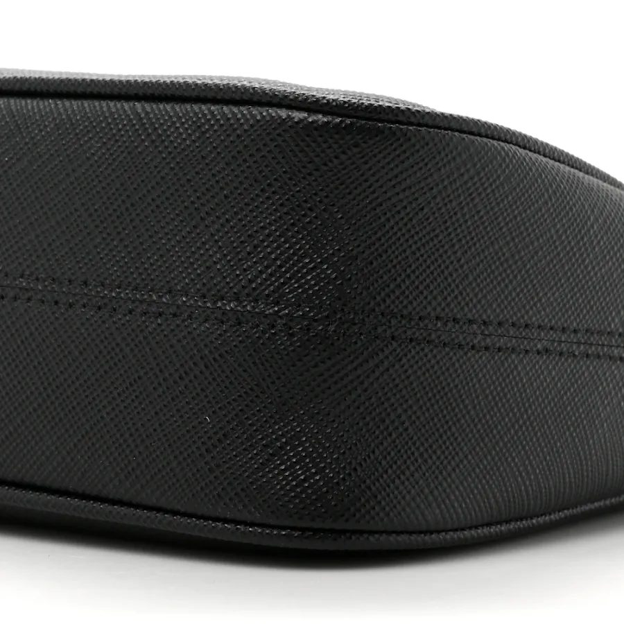 Prada Medium Re-Edition 2005 Shoulder Bag Black Saffiano Lux Leather Silver Hardware