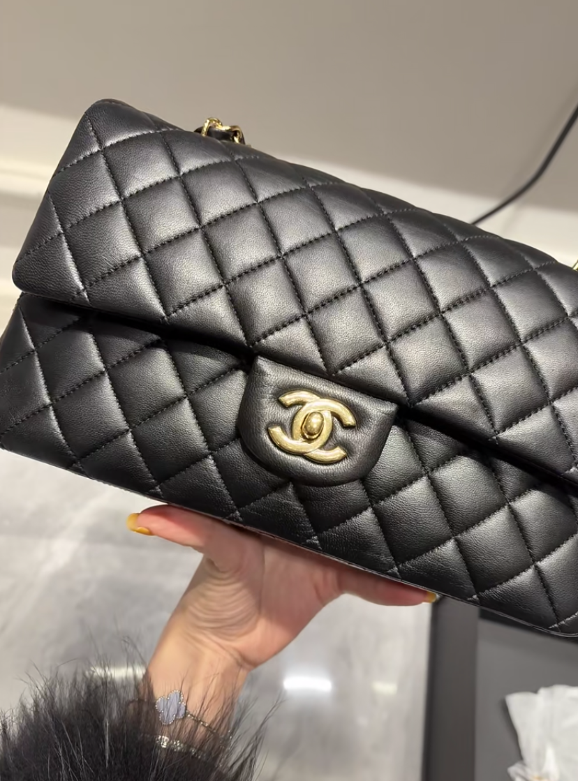 Bolsa Chanel Acolchoada Cinza Bolsas Transversais de Couro de Cordeiro Acolchoadas photo review