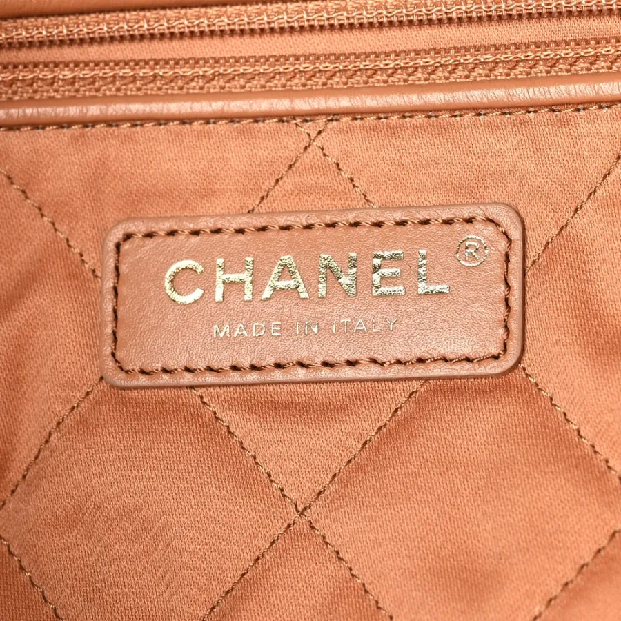 Chanel 22 Bag Calfskin Gold Shoulder Bags
