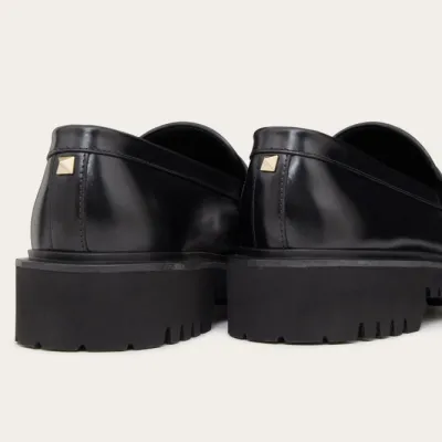 VALENTINO ROCKSTUD Black calf leather loafers