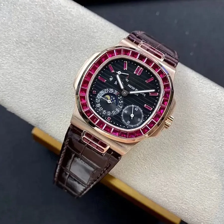 PATEK PHILIPPE-NAUTILUS-ref.5724R-001-40mm