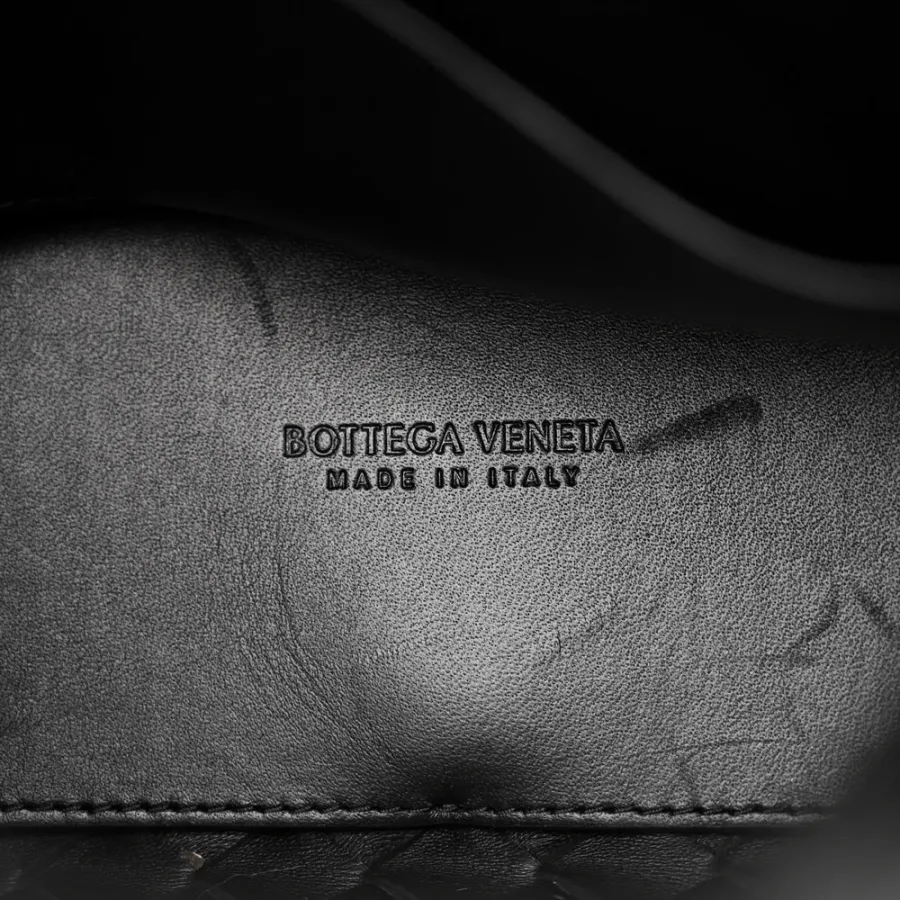 Bottega Veneta Small Intrecciato Andiamo Shoulder Bag Black Nappa Leather Gold Hardware