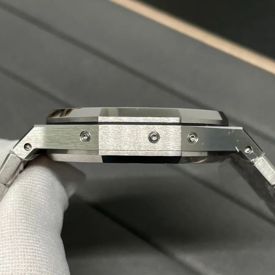 AUDEMARS PIGUET-ROYAL OAK-ref.26606ST.OO.1220ST.01-41mm