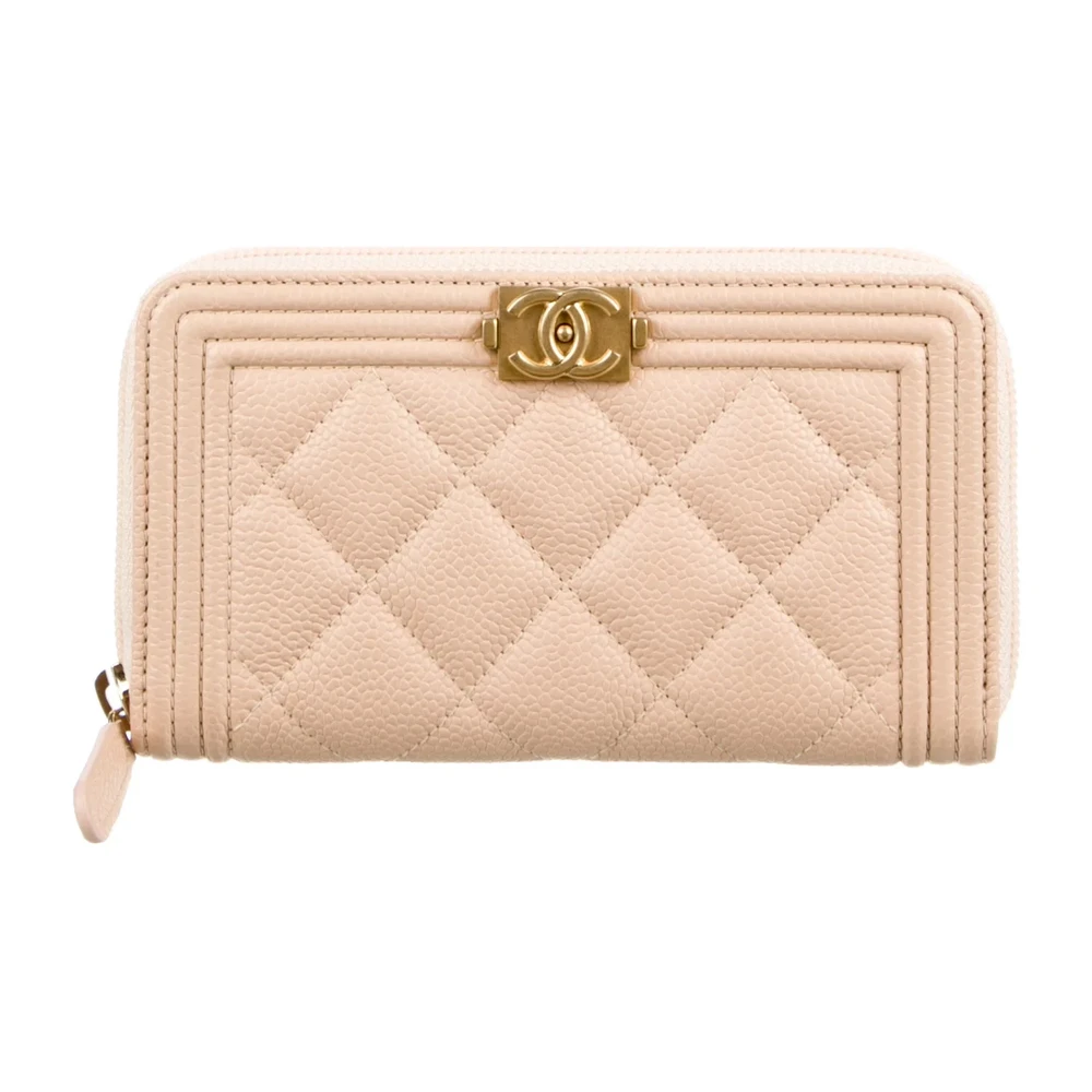 Chanel Medium Boy Continental Wallet Neutrals Couro Acolchoado Hardware Dourado