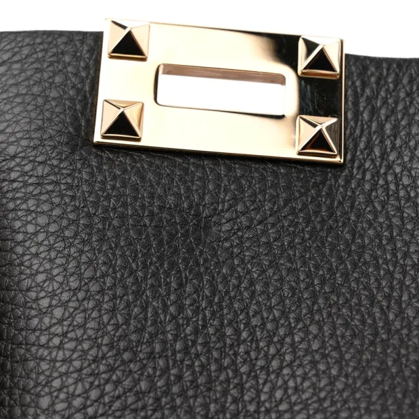 Valentino Garavani Medium Rockstud Tote Black/Rose Quartz Grainy Calfskin Leather Gold Hardware - Image 9