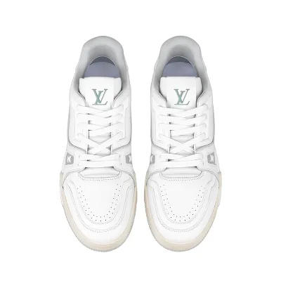 Louis Vuitton White grain calf leather sneakers
