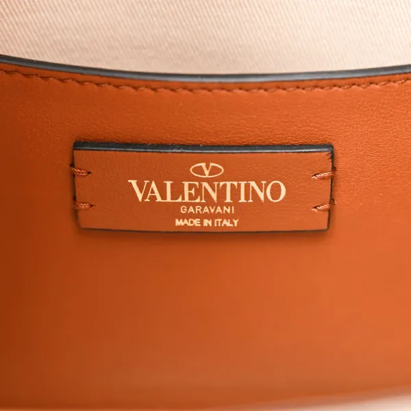 Valentino Garavani Small VLogo Signature Tote Natural/Saddle Brown Raffia & Calfskin Leather Gold Hardware - Image 2