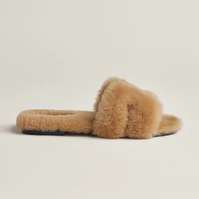 HERMES Oran plush Brown Slippers