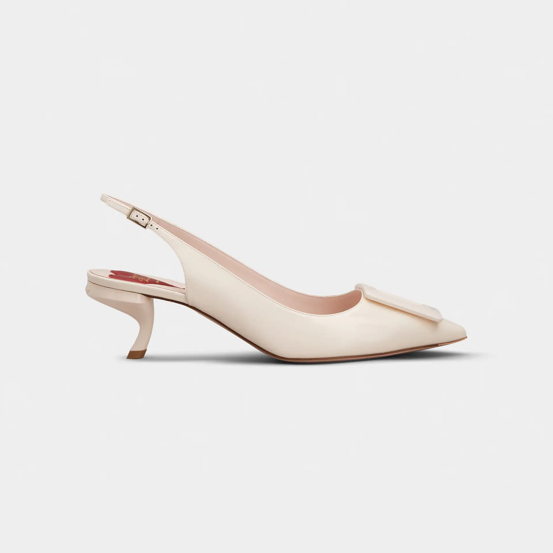 Roger Vivier Sapatilhas Virgule Slingback Salto Alto Em Couro Branco Verniz Com Fivela De Metal Envernizado (Altura Do Salto 5,5cm)