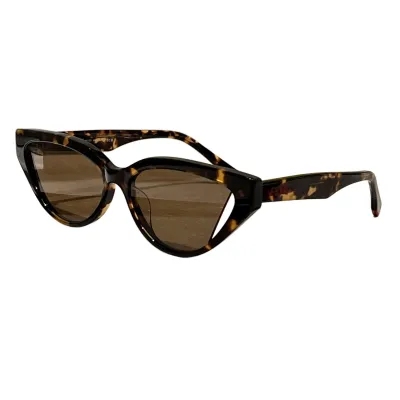 Fendi Cat Eye glasses red leopard/yellow leopard/brown leopard/ivory/black/tawny color Size 56-16-145