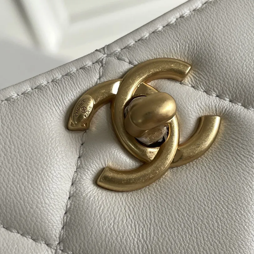 Chanel Quilted Lambskin Leather White /Black Crossbody Bags