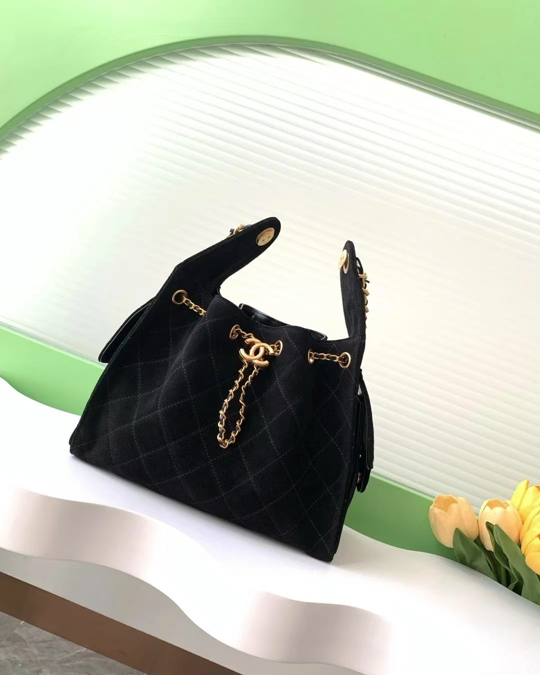 Chanel Bolsas de Ombro em Couro Bezerro Acintilado Acolchoado Preto / Couro Areia Abrasivo / Couro Caviar Acolchoado photo review