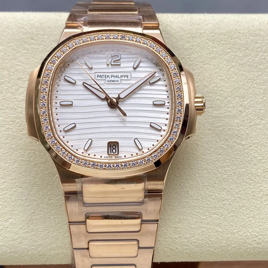 PATEK PHILIPPE-NAUTILUS-ref.7118-1200R-001-35.2mm