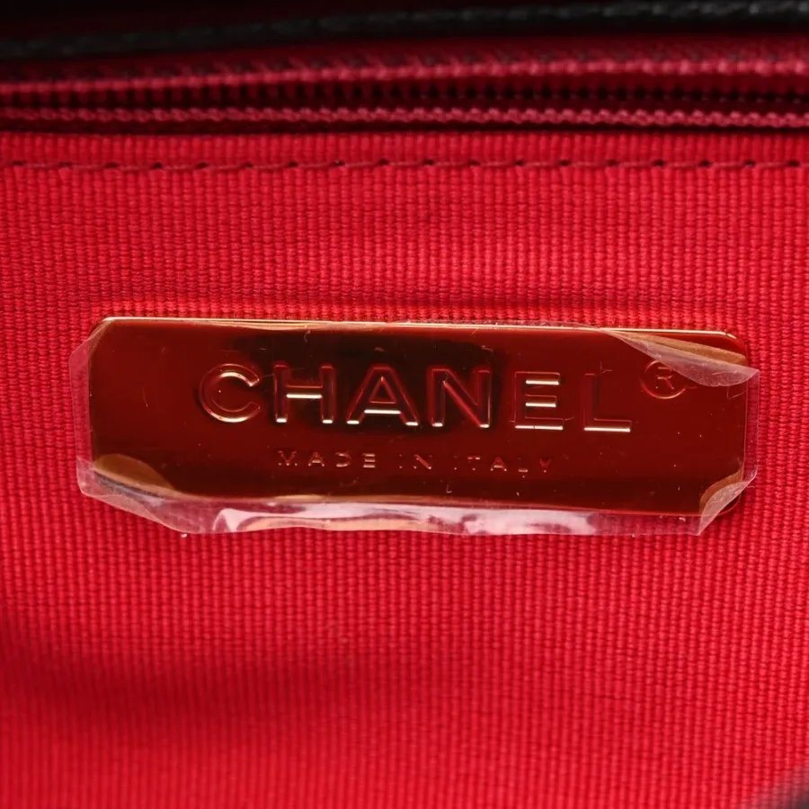 Chanel 19 Medium Flap Bag – Quilted Lambskin   Silver Hardware