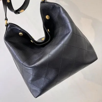 Chanel Black willow bucket Tote Bags Quilted Lambskin Leather  shoulder bag