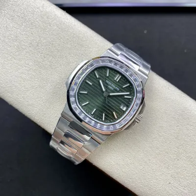 PATEK PHILIPPE-NAUTILUS-ref.5711-1300A-001-40mm