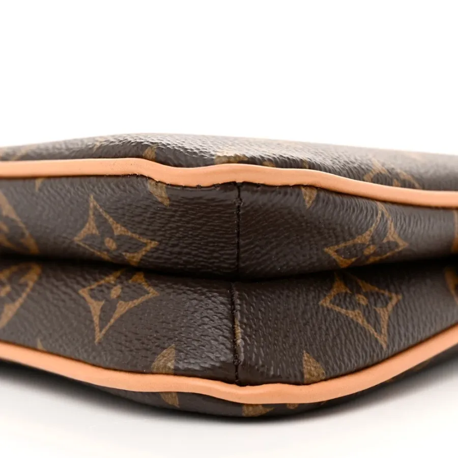 Louis Vuitton Ivy Wallet On Chain PM Monogram Canvas Gold Hardware