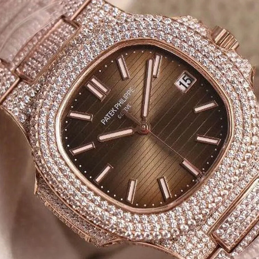 PATEK PHILIPPE-NAUTILUS-ref.5711-1R-001-40mm