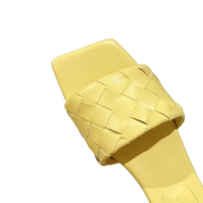 Bottega Veneta Parco Mule In Yellow Intrecciato Leather Flat Mule Sandal