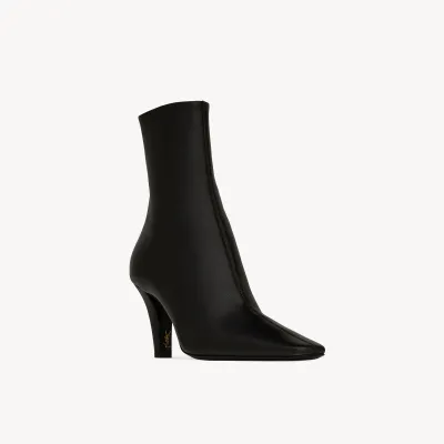 Yves Saint Laurent Sleek leather ankle boots