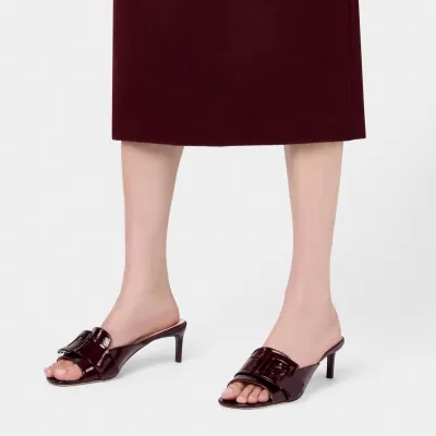 Roger Vivier Viv' Canard Mules Sandals In Burgundy Patent Leather With Lacquered Metal Buckle (Heel Height 5.5cm)