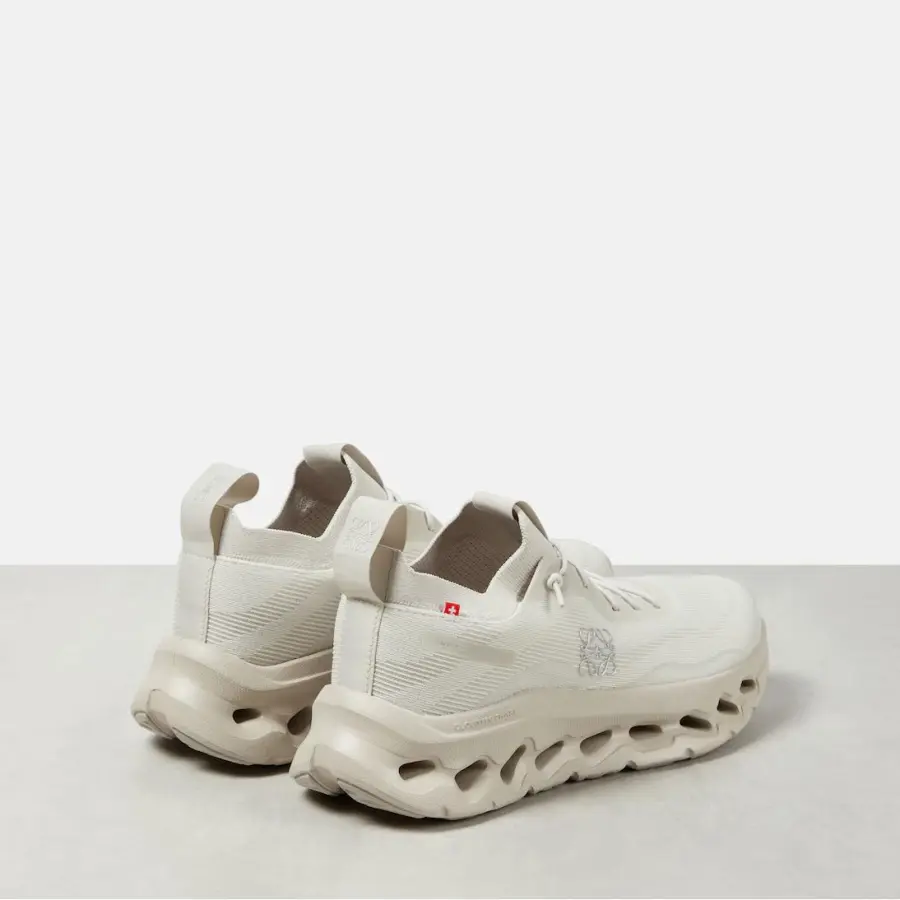 LOEWE White sneakers