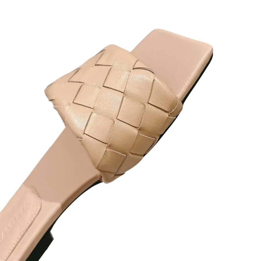 Bottega Veneta Parco Mule In Nude Intrecciato Leather Flat Mule Sandal