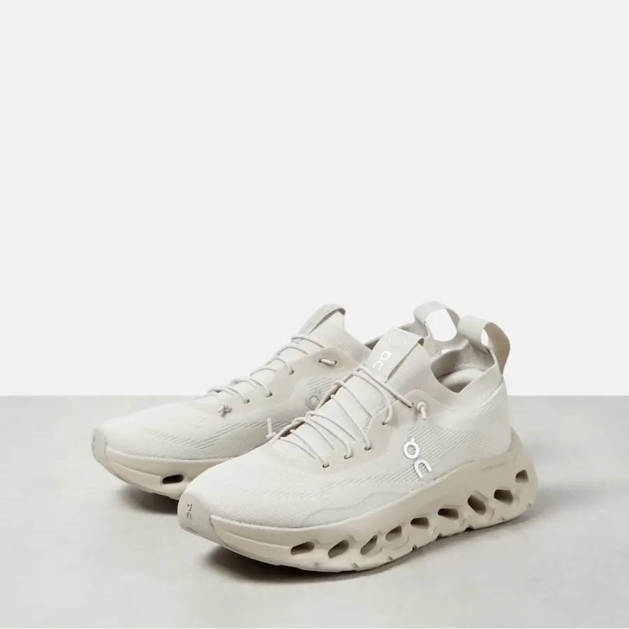 LOEWE White sneakers