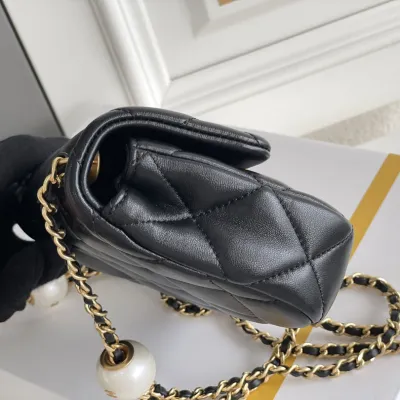 Chanel Double pearl CF chain bag 17/20.5cm White/Black Crossbody Bags