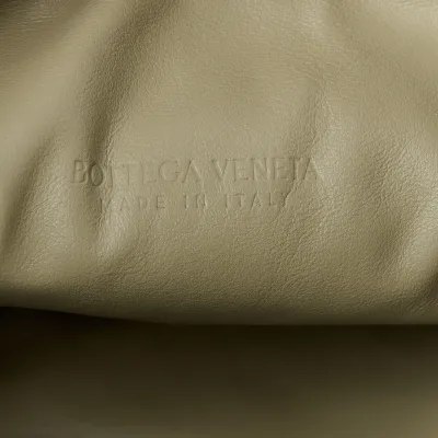 Bottega Veneta Maxi Teen Intrecciato Jodie Hobo Travertine Nappa Leather
