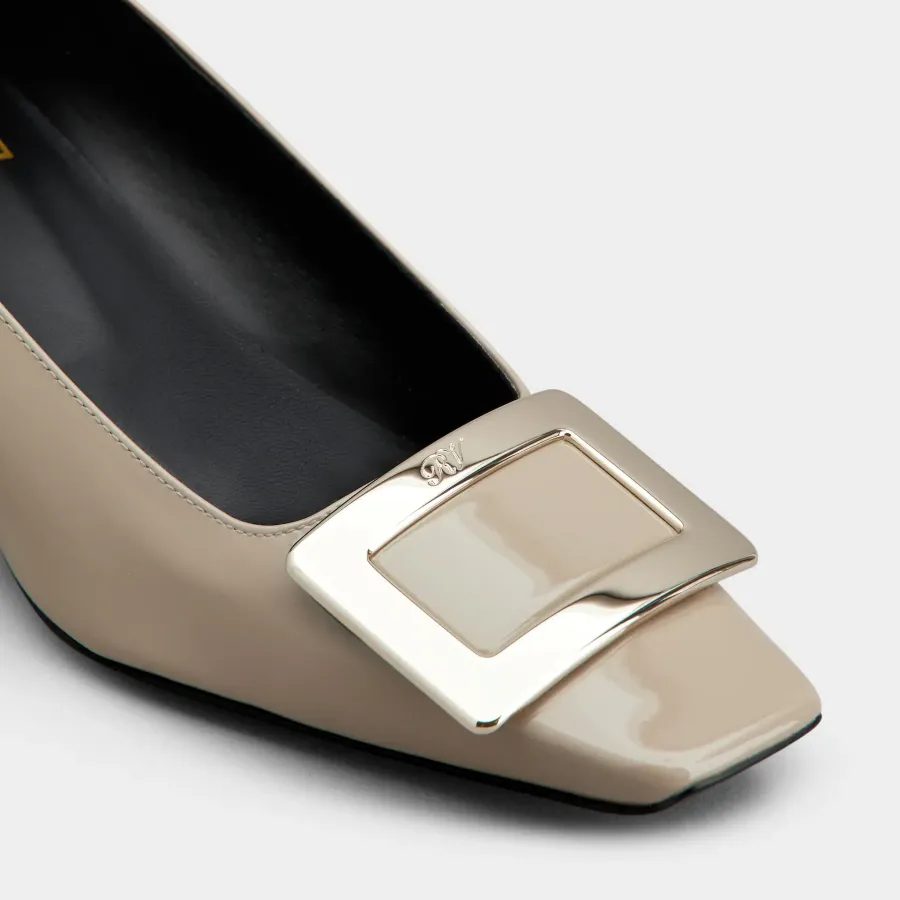 Roger Vivier Belle Vivier Pumps High Heels In Beige Patent Leather With Metal Buckle (Heel Height 4.5cm)