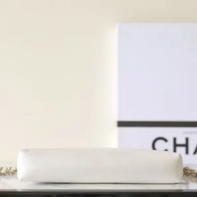 Chanel Quilted Lambskin Leather White / Pink Crossbody Bags