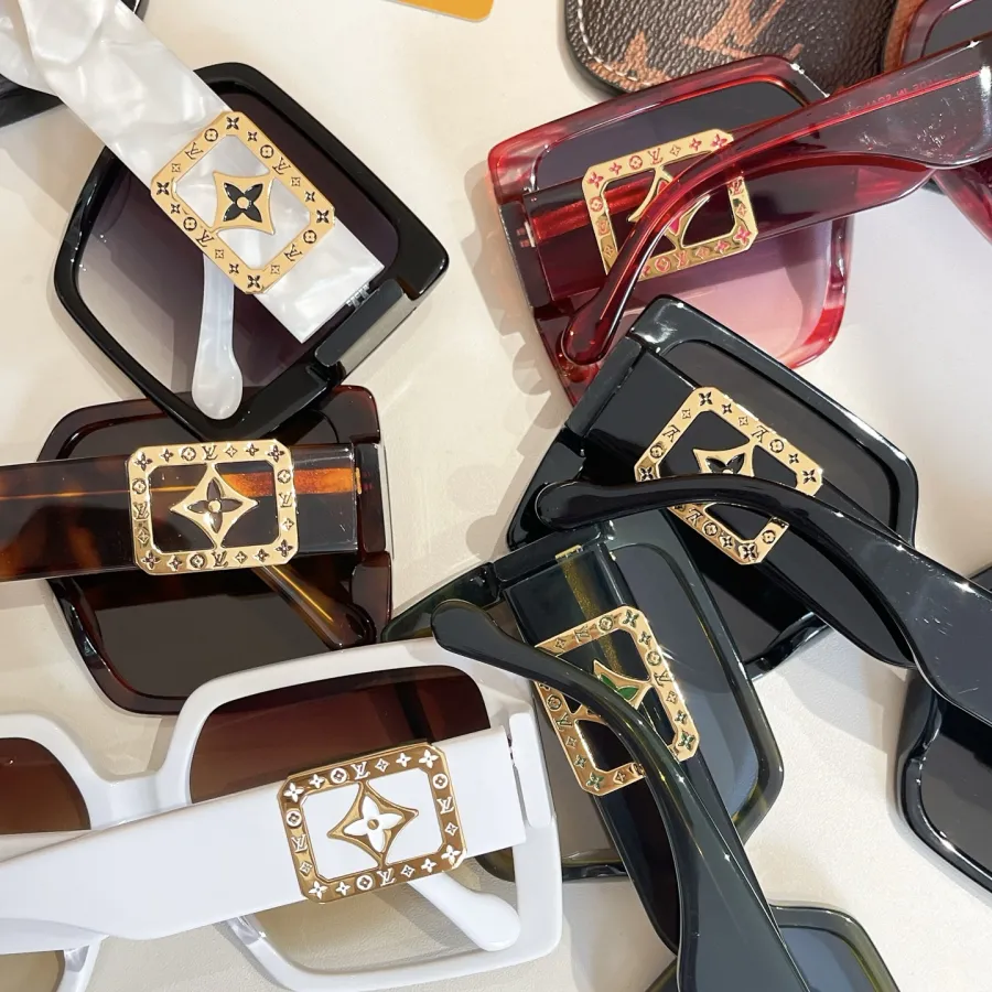 Louis Vuitton square frame glasses red gold/green gold/black gold/black white/white gold/leopard gold color Size 67口14-142