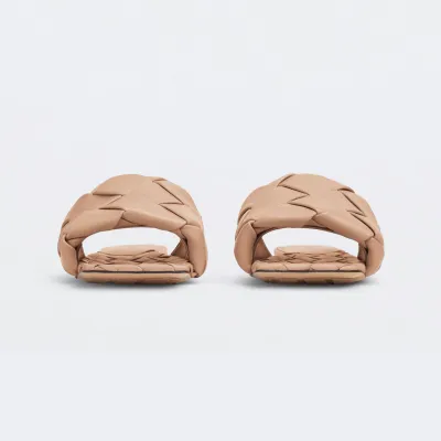 Bottega Veneta Lido Flat Sandal In Nude Intrecciato Leather Flat Sandal