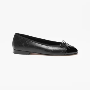 Chanel Printed flat shoes made of lambskin and calf patent leather in black Ballet  Shoes
