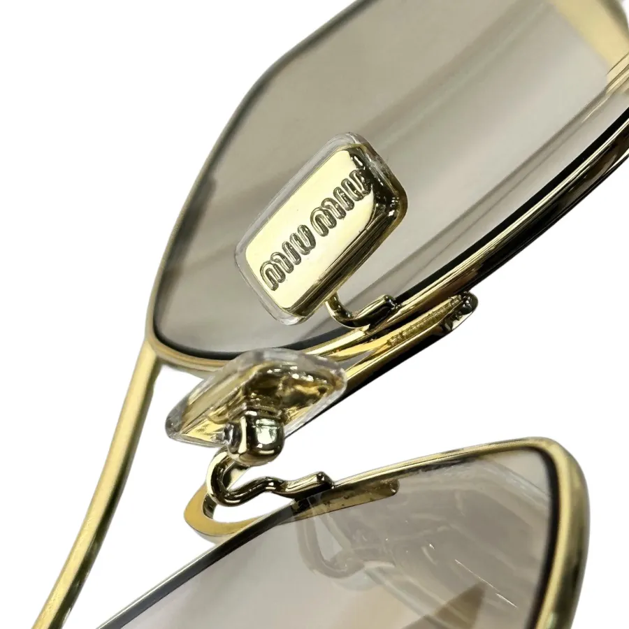 Miu Miu glasses nude/gradient red color Size 57口18-150