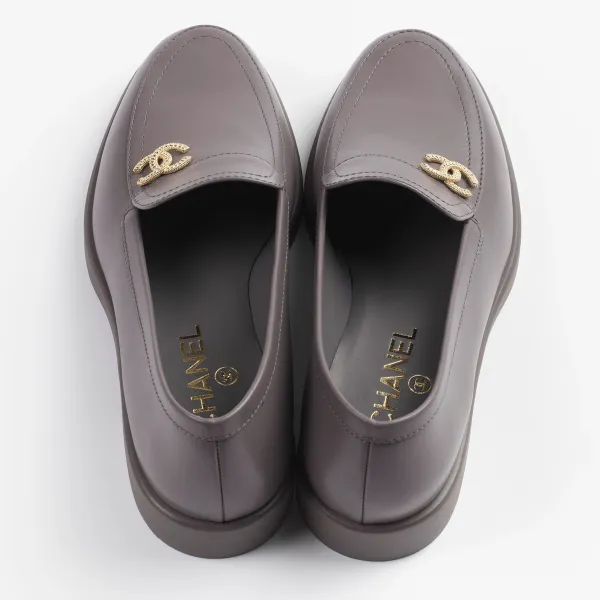 Chanel grey calfskin Loafers - Image 3