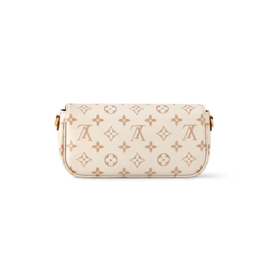 Louis Vuitton Bags  WOC LVY