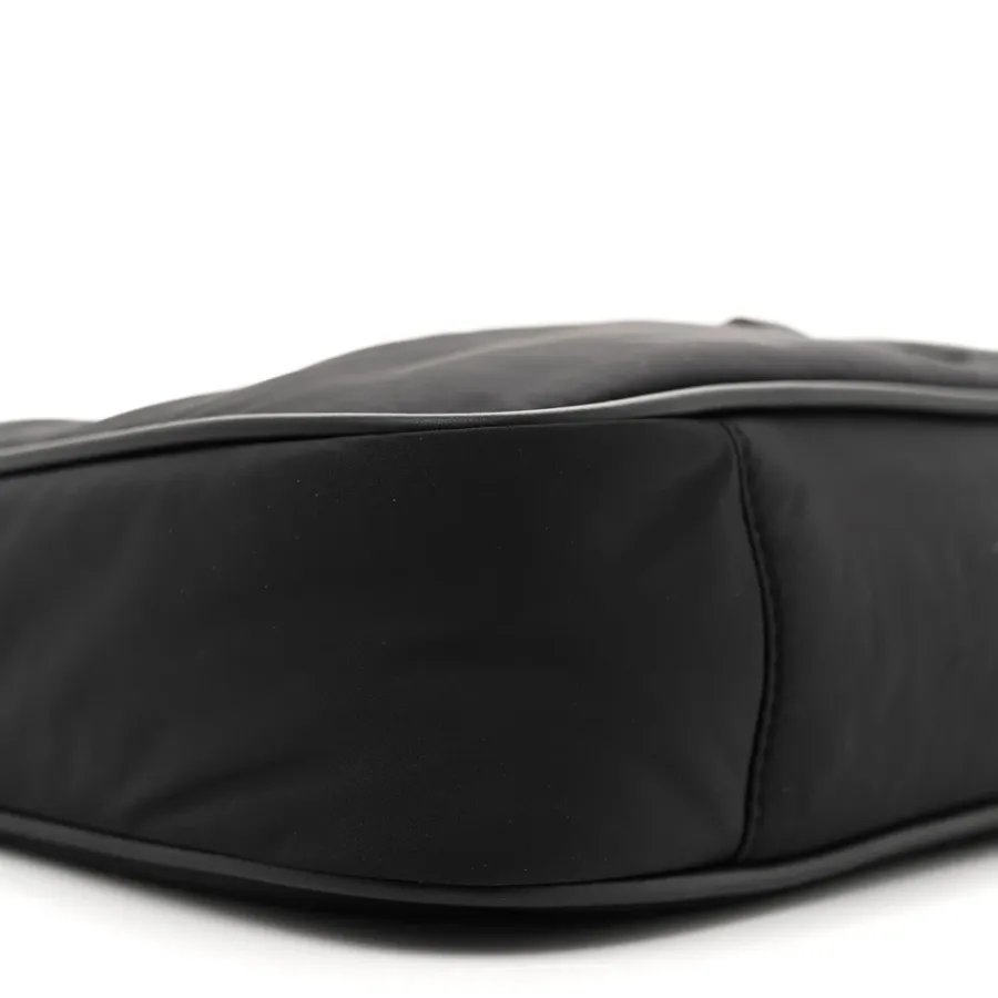 Saint Laurent Medium Le 5 À 7 Hobo Black Econyl Nylon Black Hardware