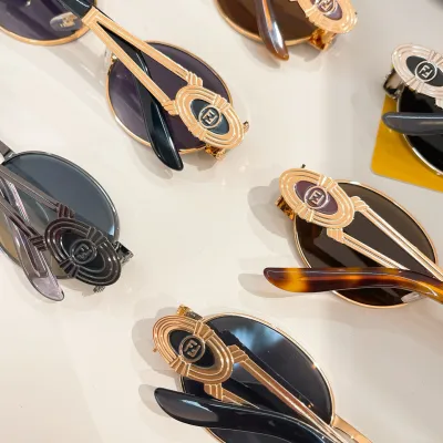 Fendi Oval glasses silver/black/eggplant/tawny/brown/grey color Size 59口15-135