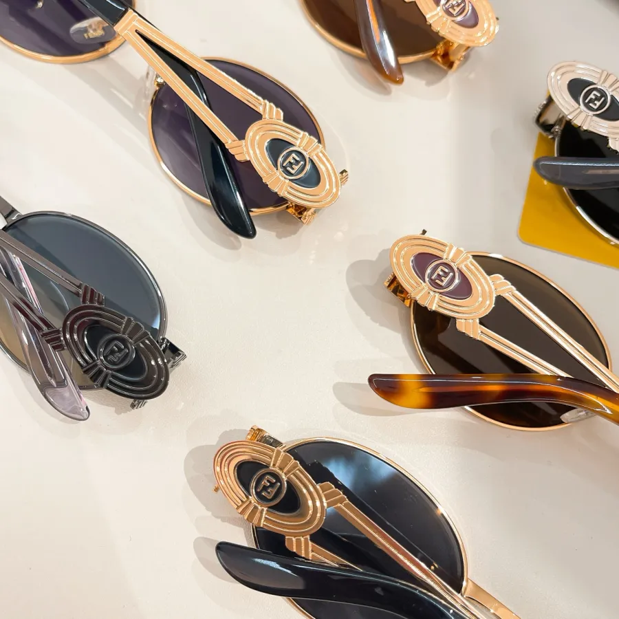 Fendi Oval glasses silver/black/eggplant/tawny/brown/grey color Size 59口15-135