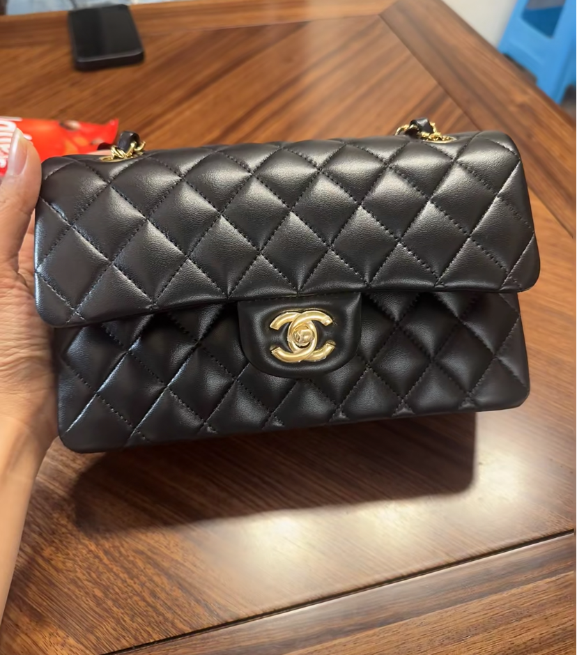 Bolsa Chanel Acolchoada Cinza Bolsas Transversais de Couro de Cordeiro Acolchoadas photo review