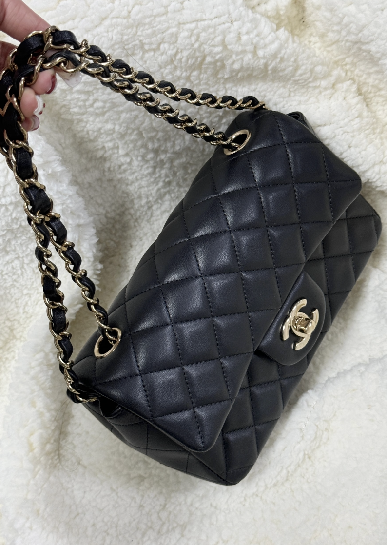 Bolsa Chanel Acolchoada Cinza Bolsas Transversais de Couro de Cordeiro Acolchoadas photo review